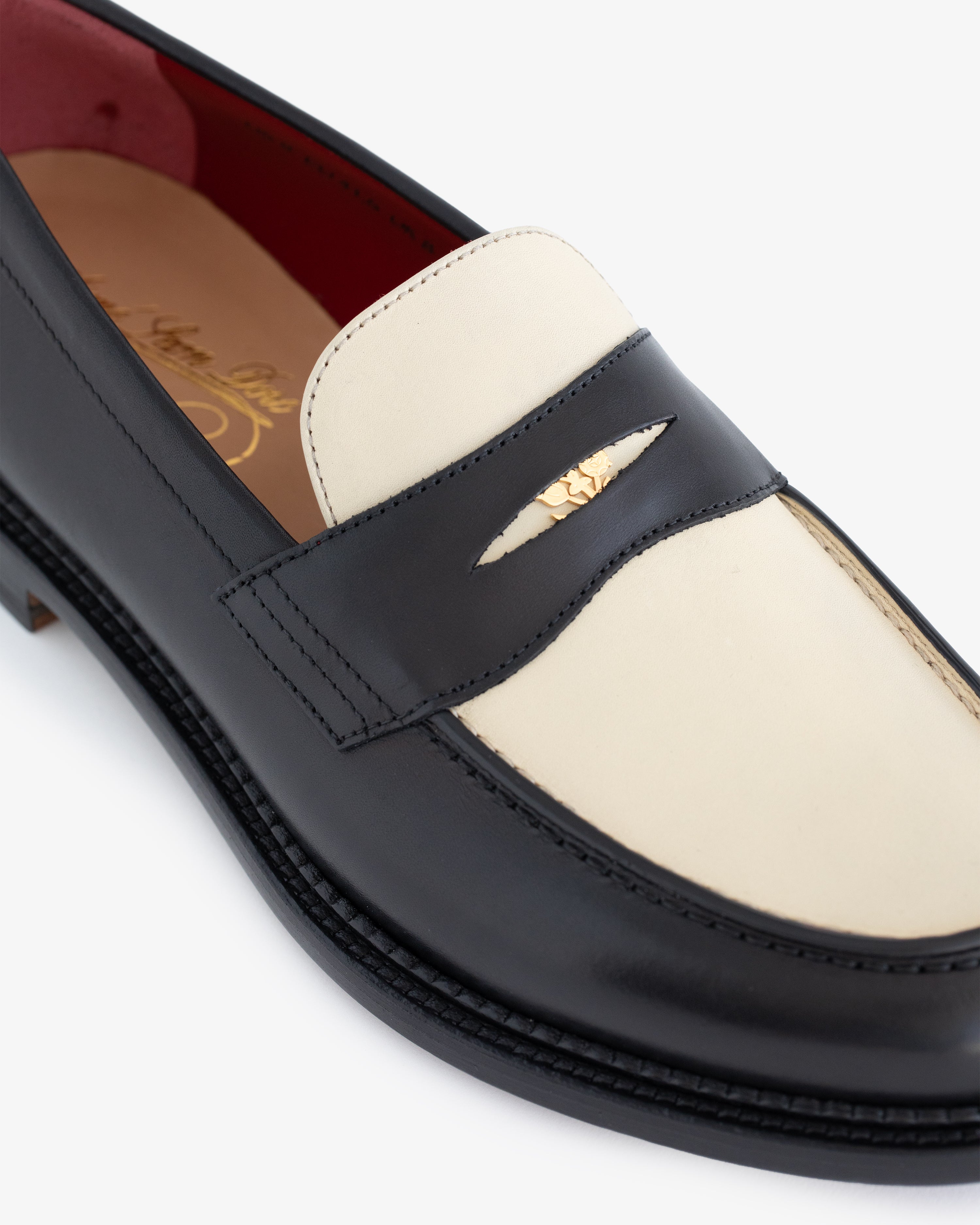 Queens  Crest  Loafer