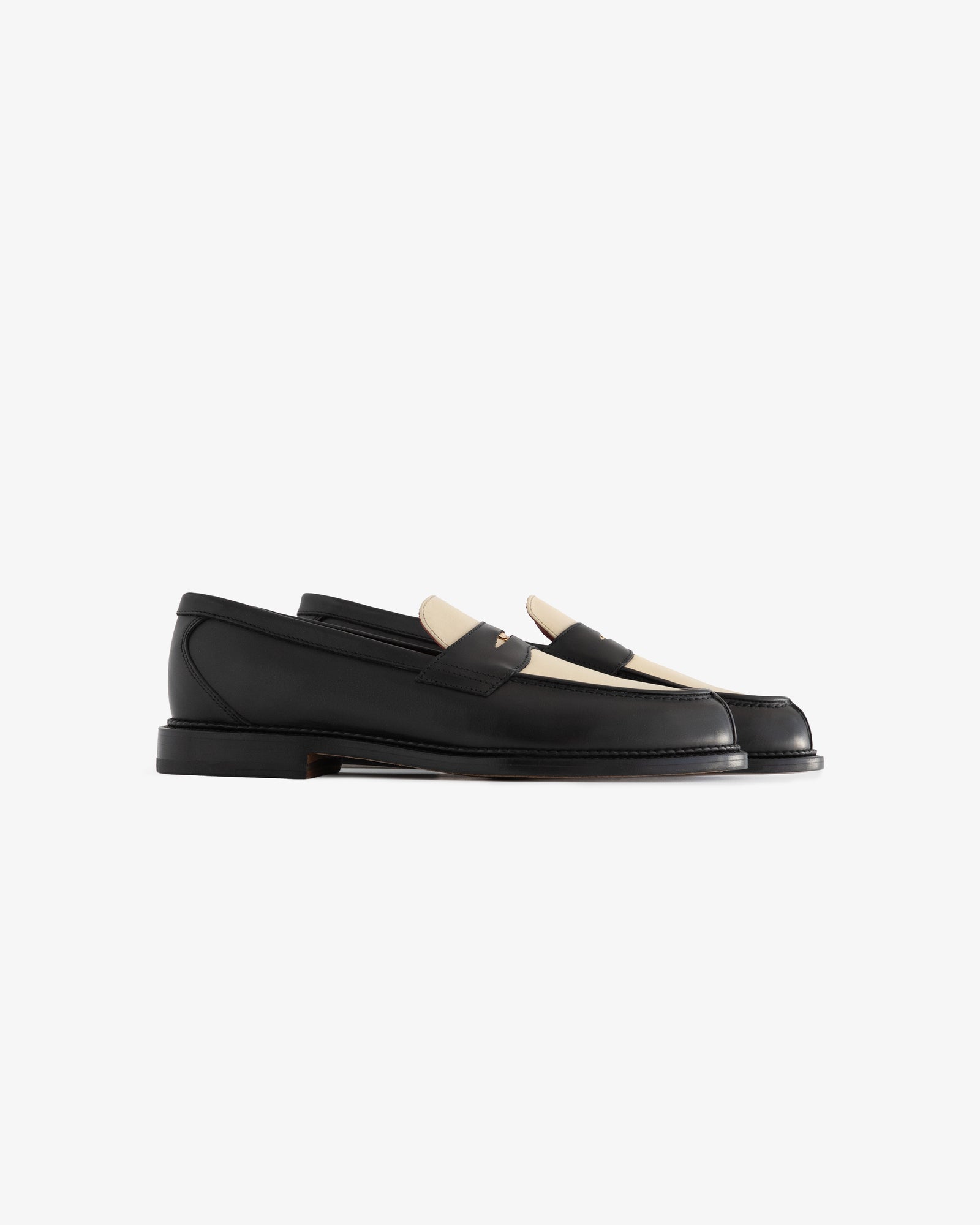 Queens  Crest  Loafer