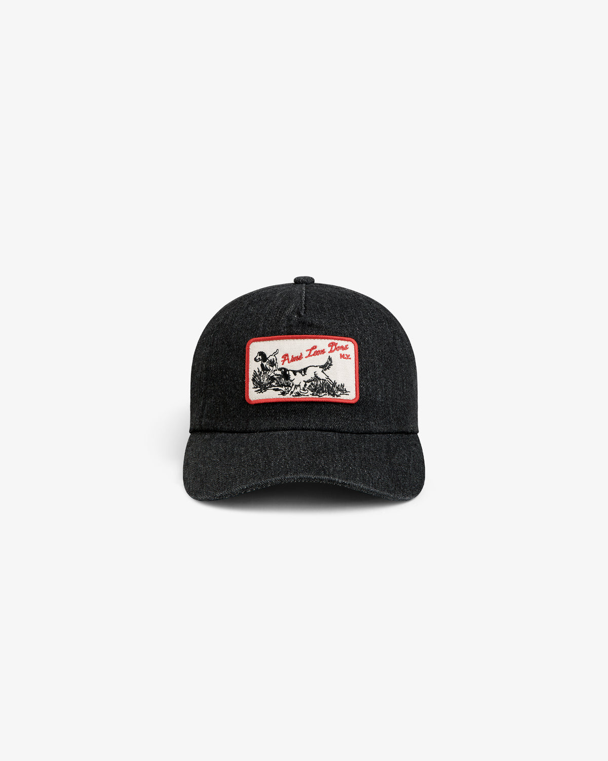 Black Aimé Retriever Hat with a rectangular patch featuring a hunting dog and red text.