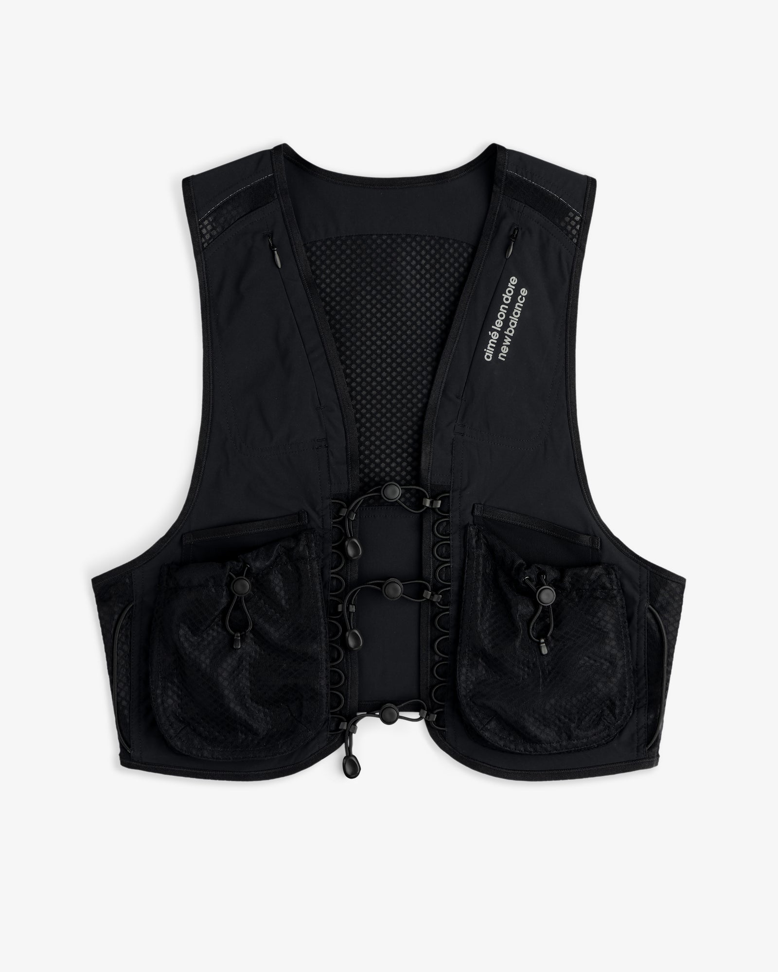 ALD / New Balance Hydrovest: mesh back, zippered chest pockets, large front pockets, adjustable front clasps.