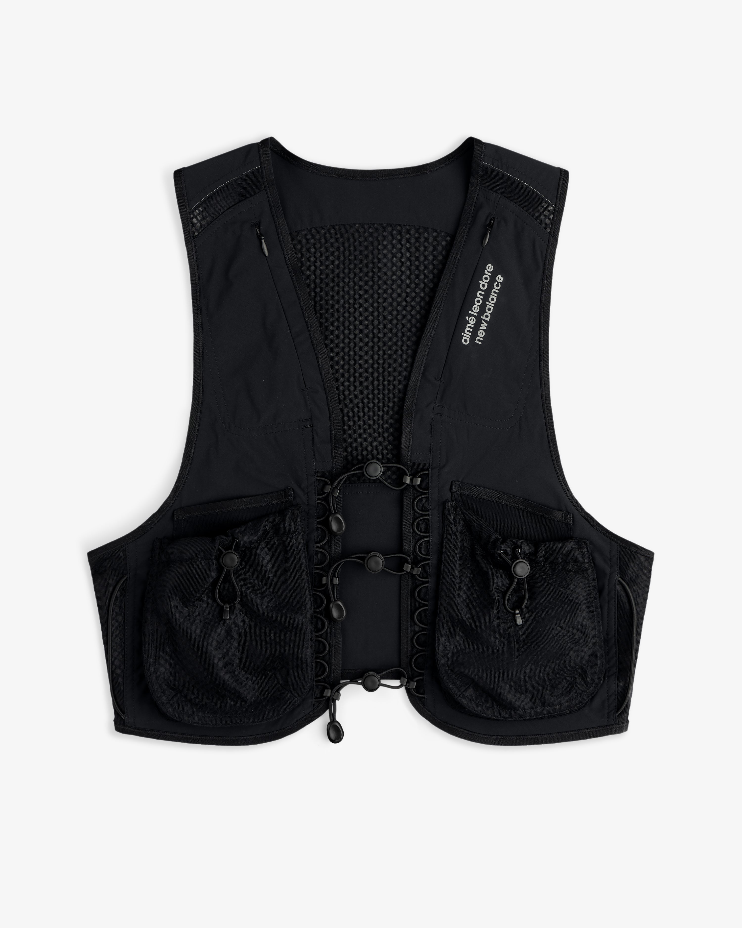 ALD / New Balance Hydrovest: mesh back, zippered chest pockets, large front pockets, adjustable front clasps.