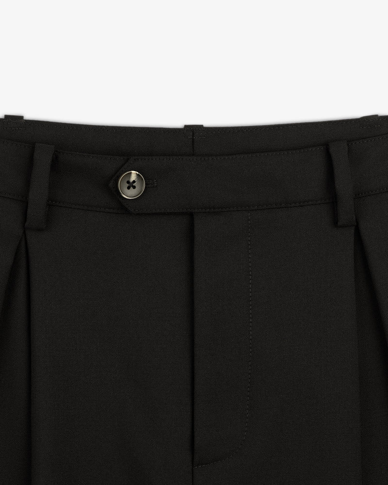 Close-up of the waist and button on the Lightweight Cuffed Trouser with belt loops and front pleats.